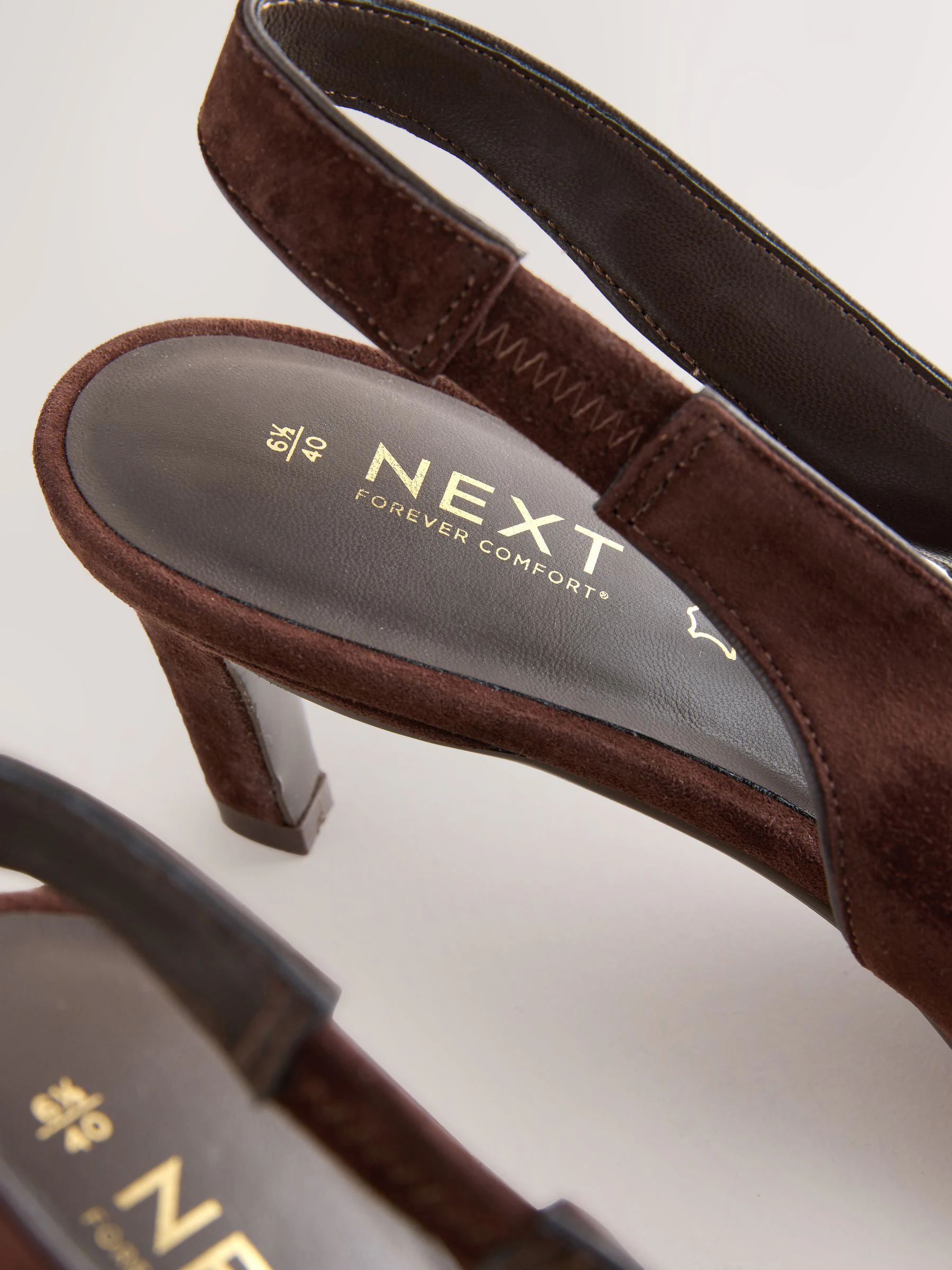 Chocoladebruin suède - Leren puntige teen slingback hakken
