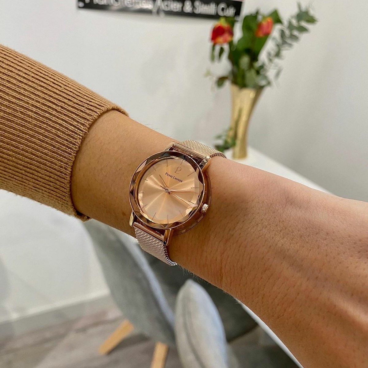 Coffret montre femme Pierre Lannier MULTIPLESCadran Doré rose Bracelet Acier milanais Doré-rose