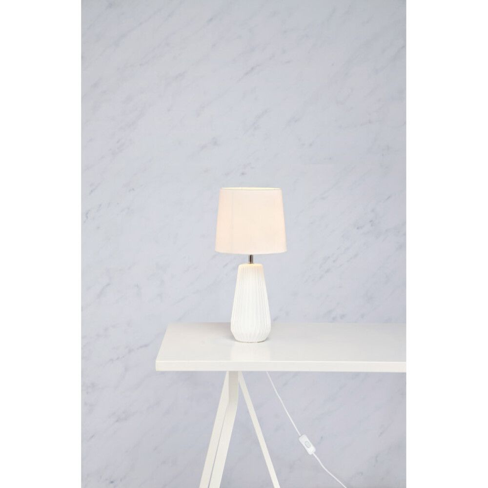 BORDLAMPE MARKSLÖJD NICCI HVIT