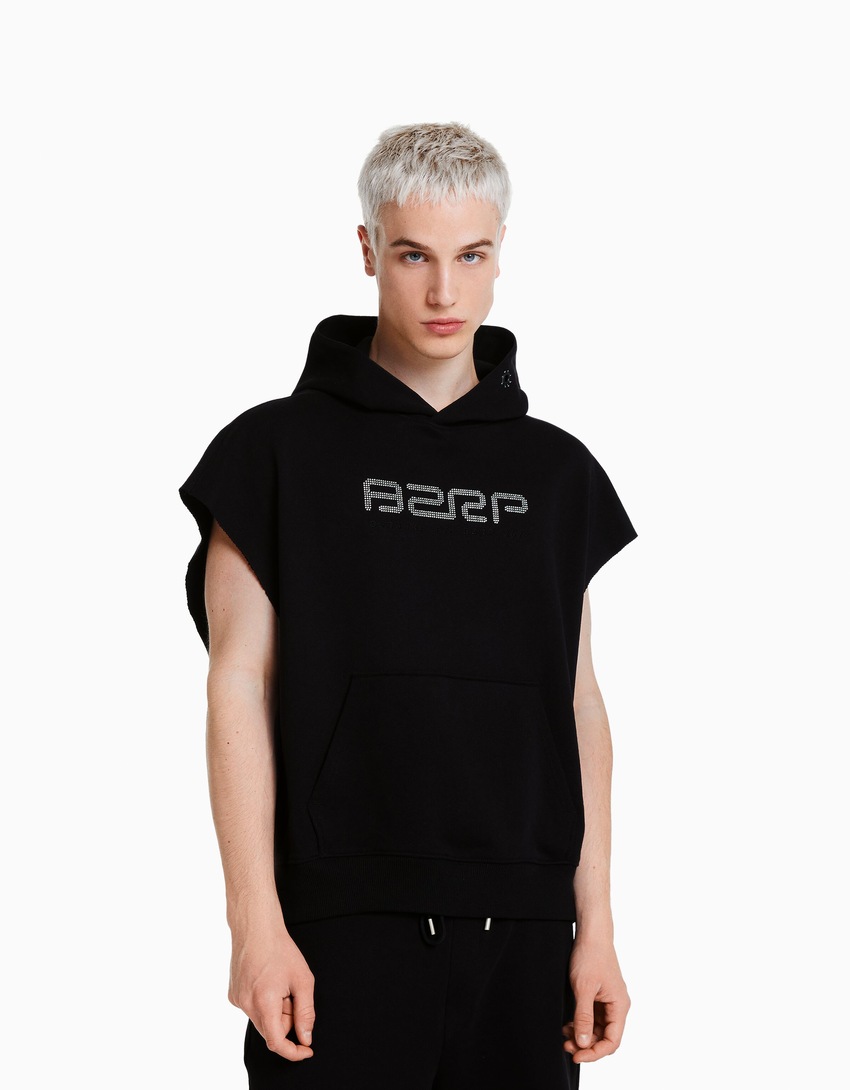 Moletom sem mangas BERSHKA ft. BIZARRAP com strass