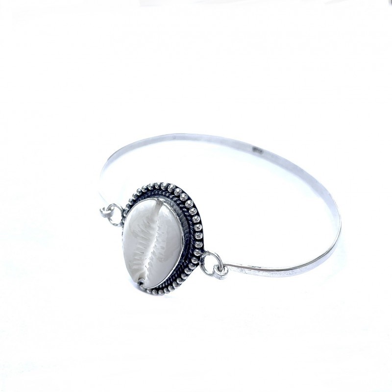 Bracelet jonc en argent et coquillage cauri