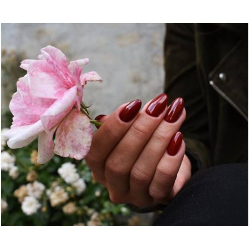 CND Vinylux Nail Polish 15 ml - Bloodline #106