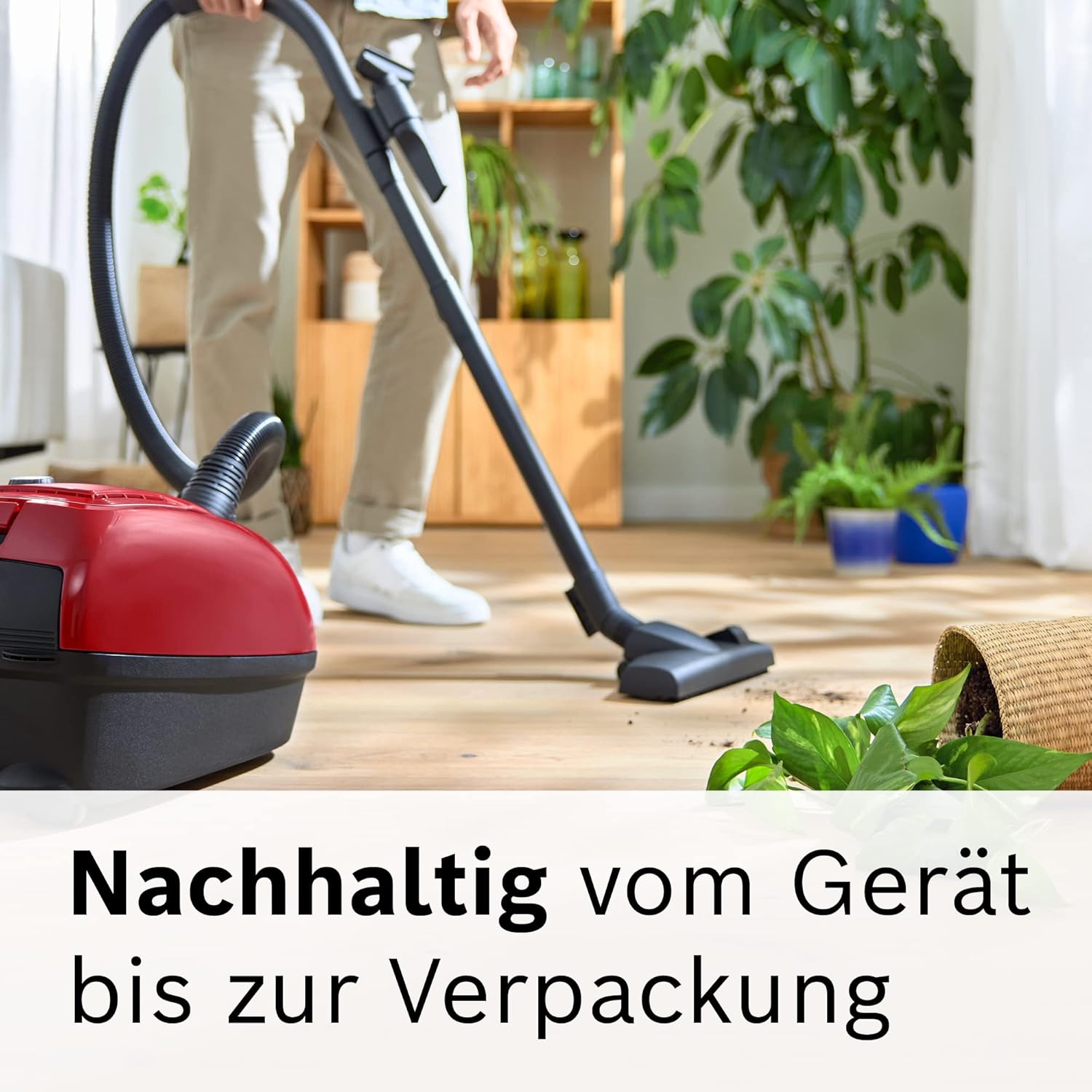 Bosch Hausgeräte Staubsauger mit Beutel Serie 4 BGD38RD1H, nachhaltig, Hygiene-Filter, 10 Jahre Motorgarantie, Hartbodendüse, Zubehör-Clip, Polsterdüse, Fugendüse, hohe Saugkraft, 600 W, rot