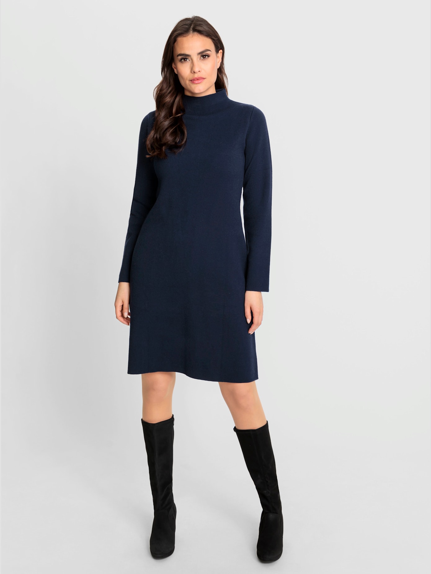 Robe en tricot col corolle