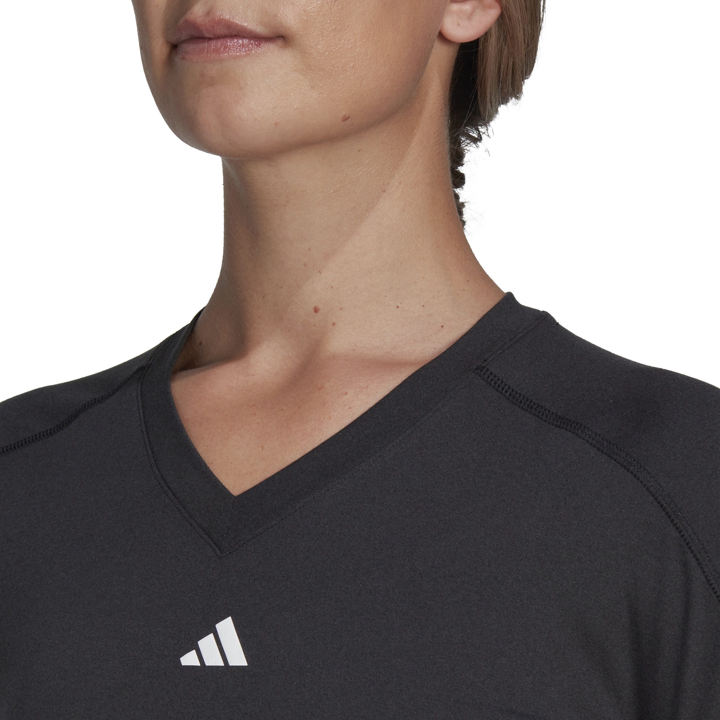Adidas TR-ES V-neck T-shirt, dame<br>Super trenings t-skjorte i deilig materiale!