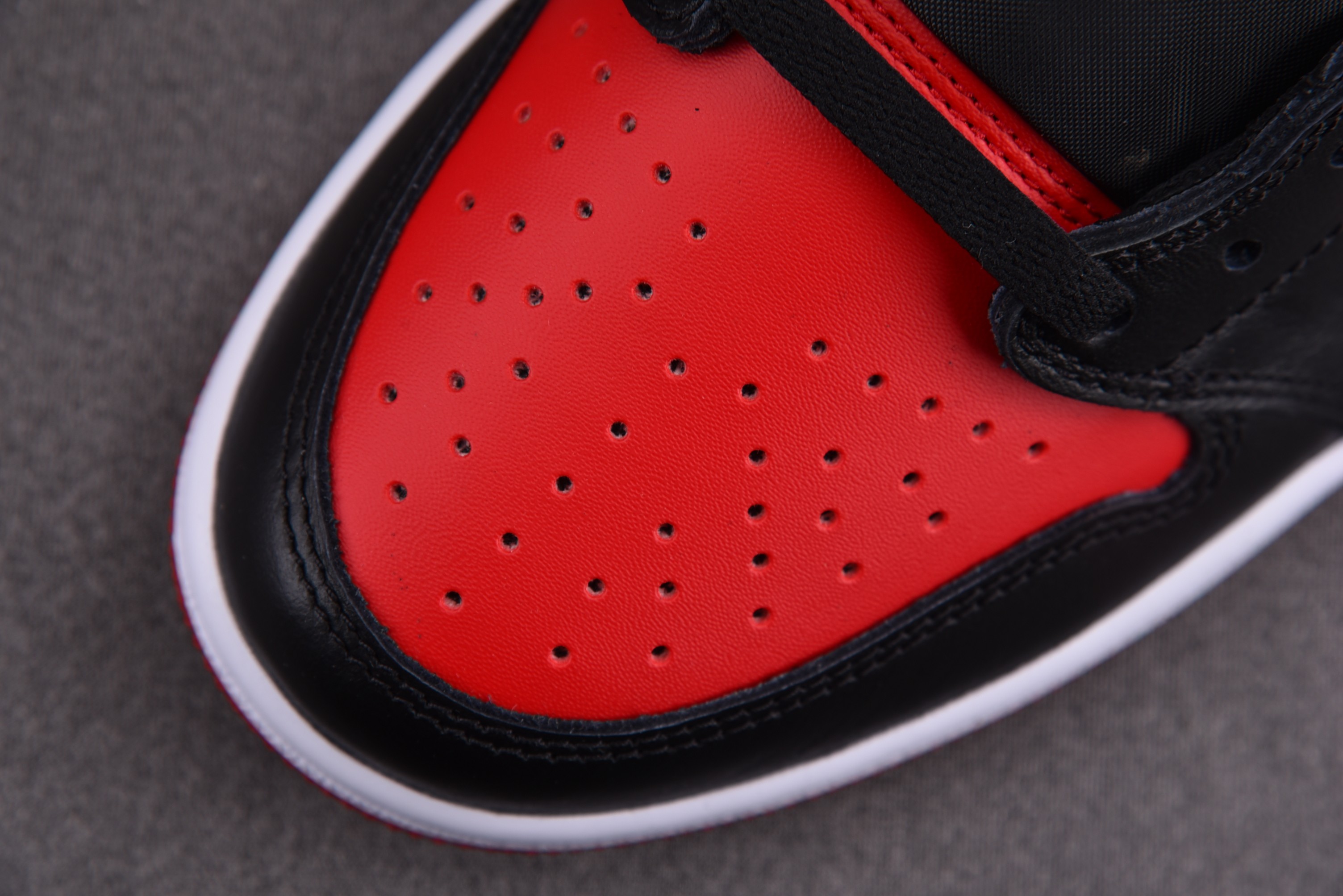 Jordan 1 Retro Low Bred (2015)