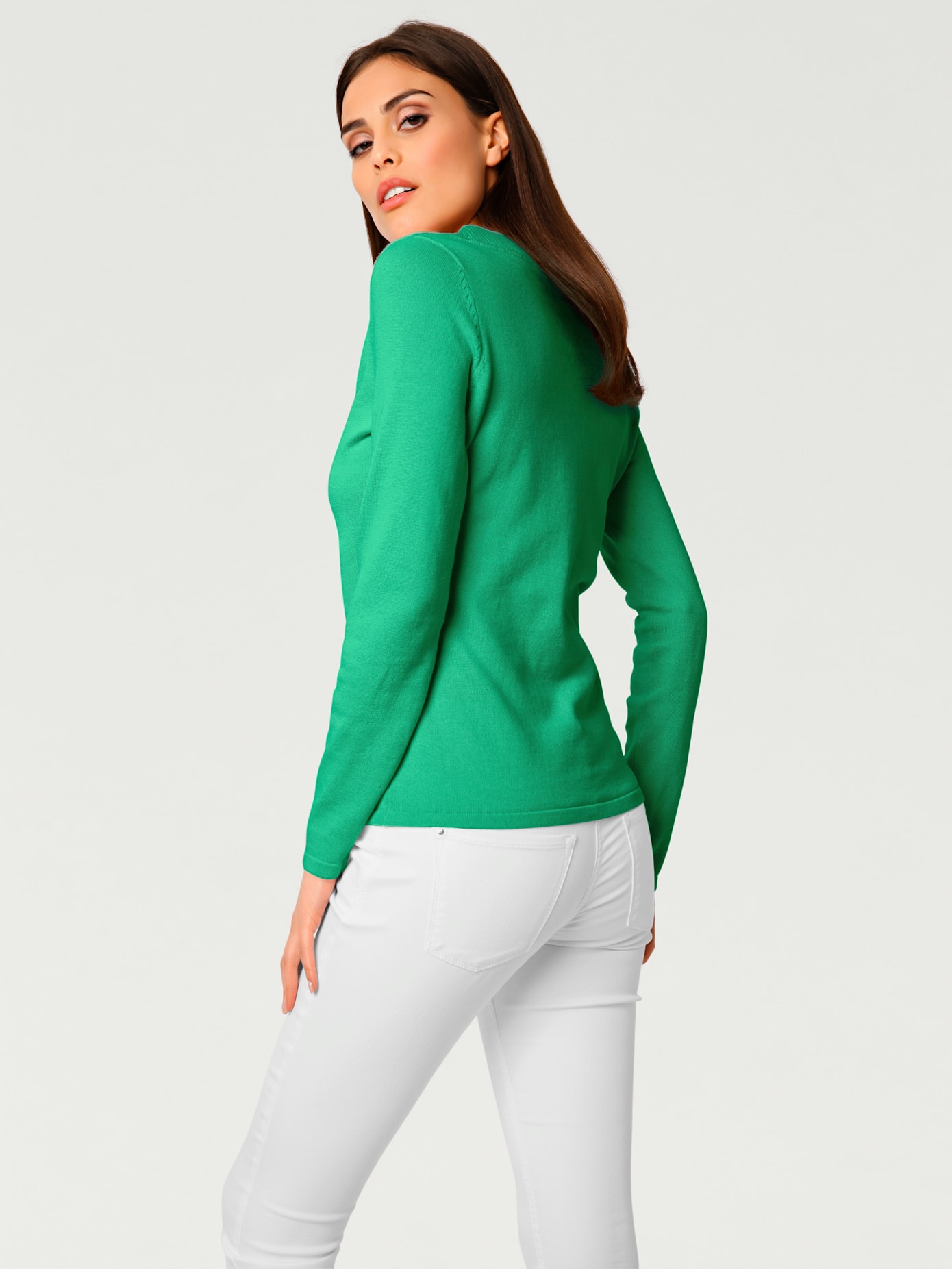 Joli pull basique à encolure en v