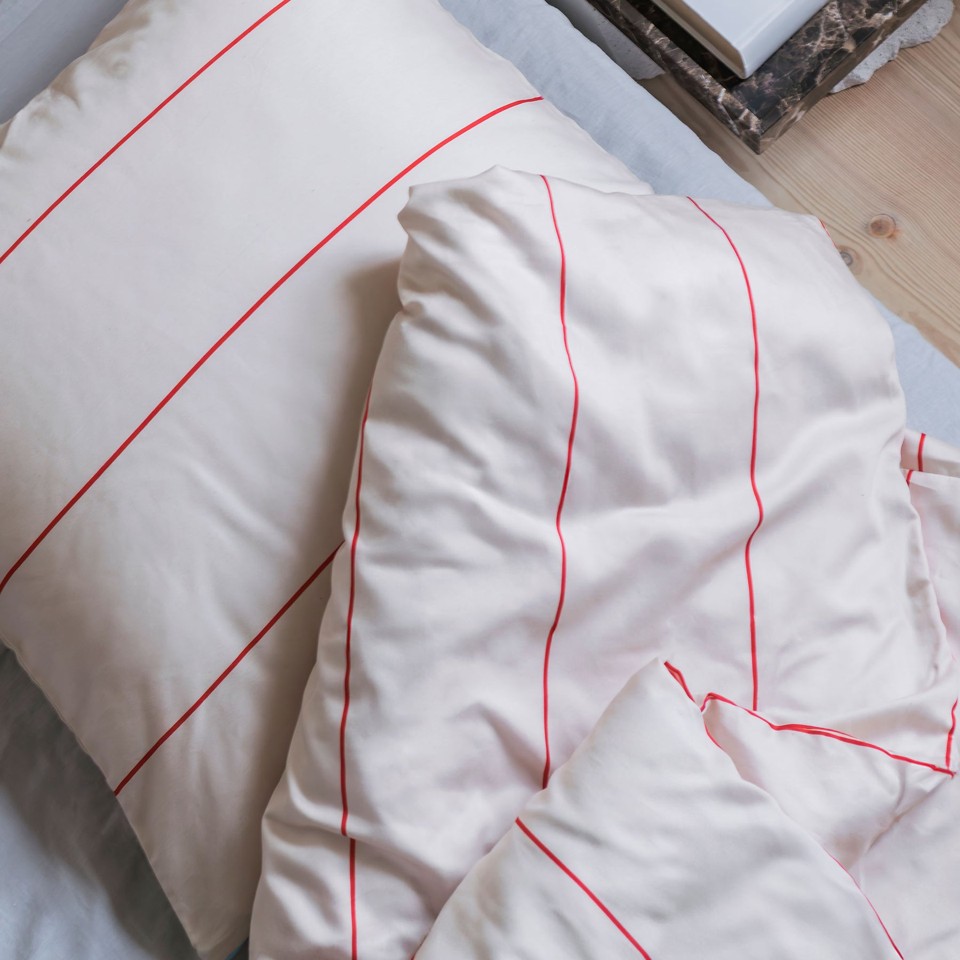 Mette Ditmer - ALIGN Organic Bedding 140 x 200 cm - Bright red