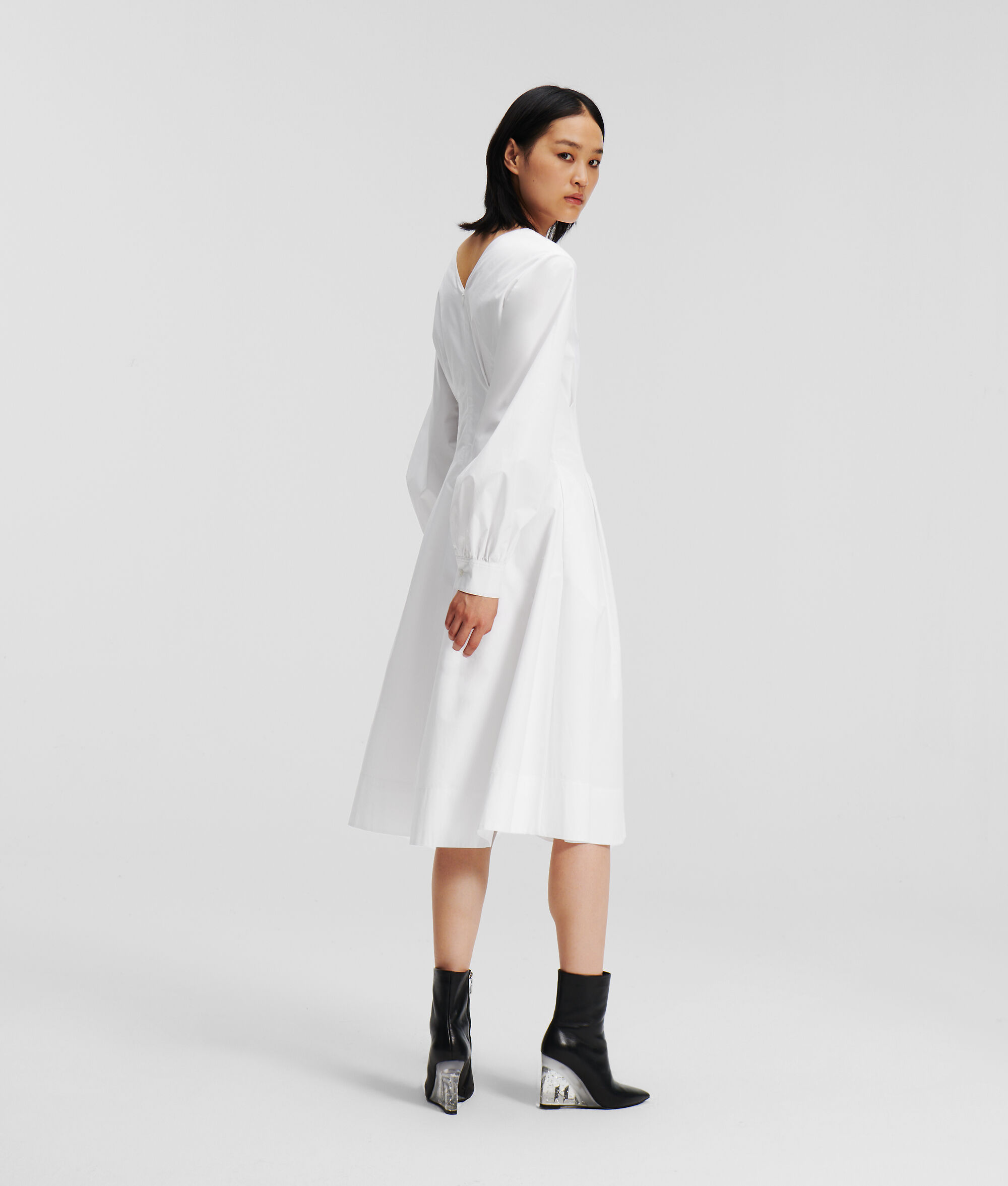 ROBE-CHEMISE À FERMETURE ZIPPÉE SUR LE DEVANT