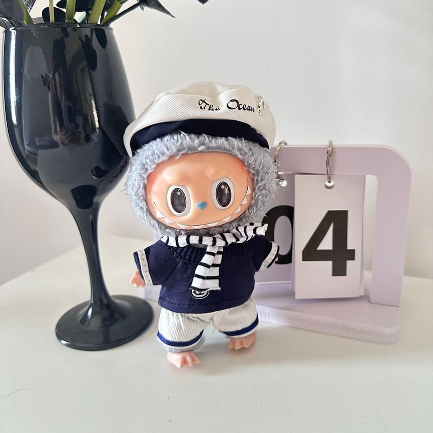 Miumi - Set van 4: Muts + Gestreepte Sjaal + Top + Shorts Poppenkleding - 17cm Poppen