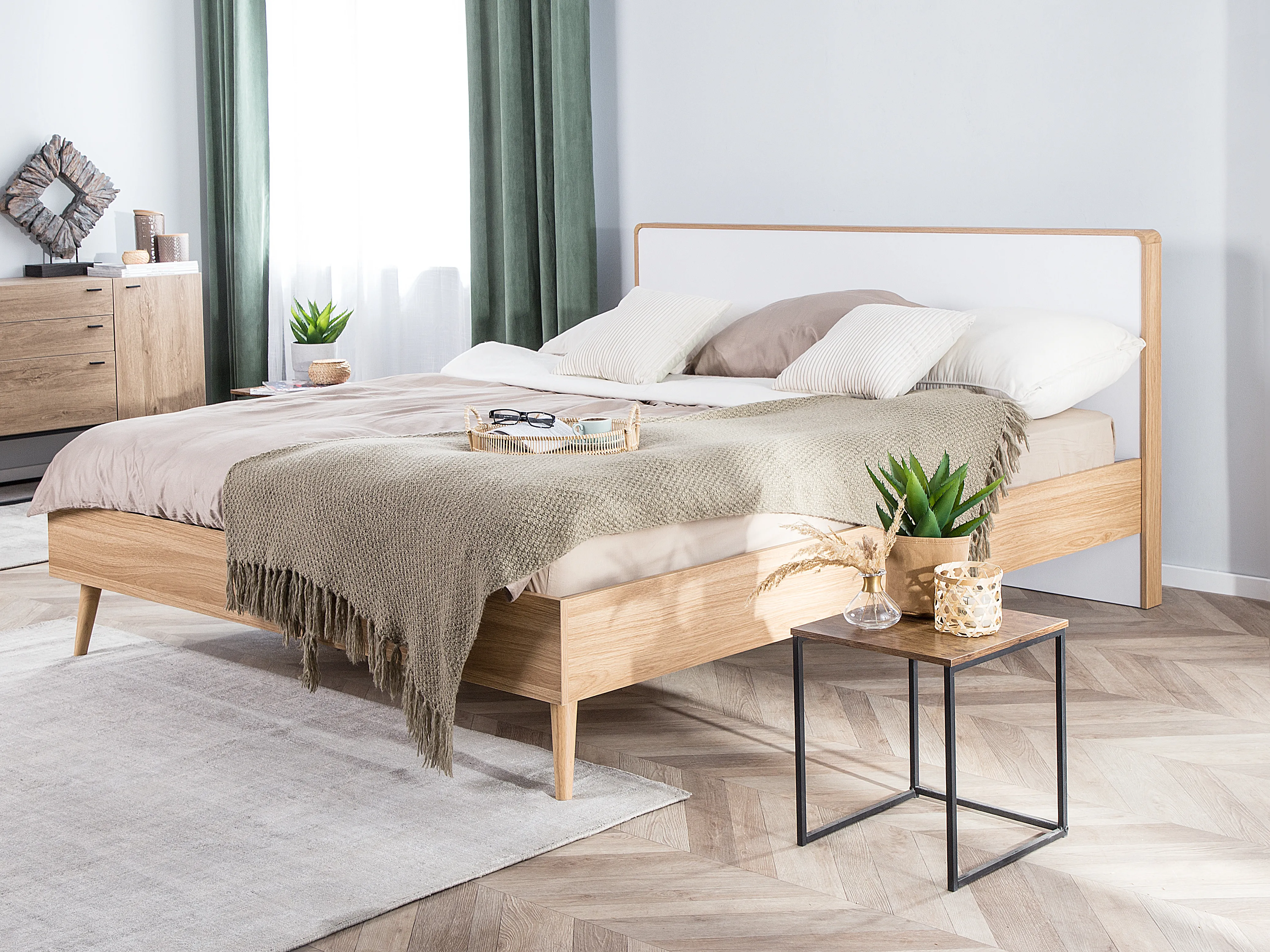 Bed SERRIS 180 x 200 cm Lichtbruin
