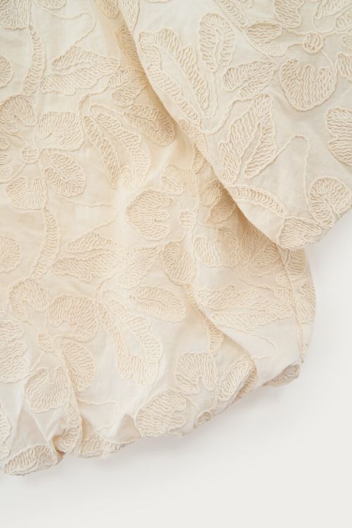 Beige ballon top met embroidery
