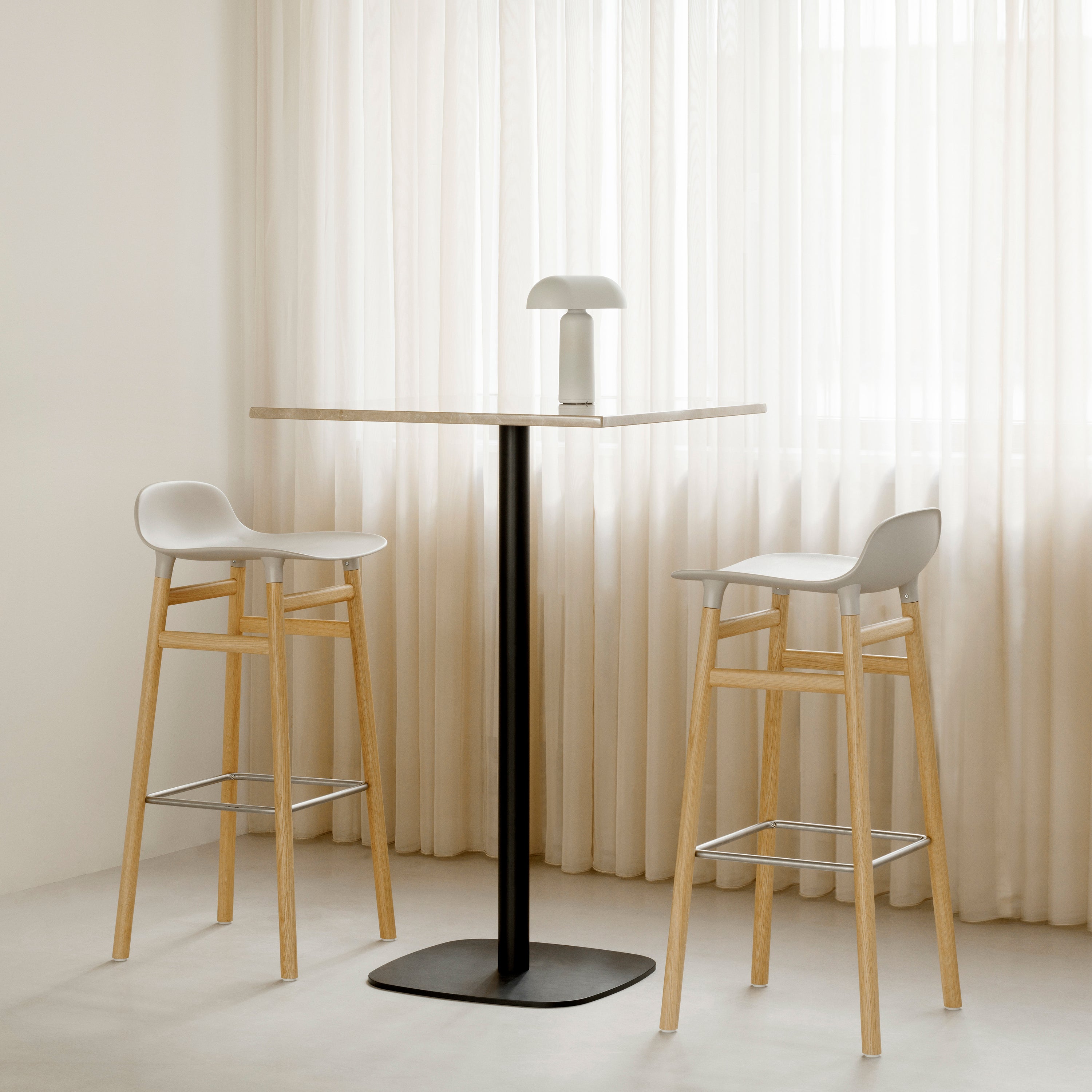 Normann Copenhagen Form Barkruk Low 75 cm - Eiken - Warm Grijs