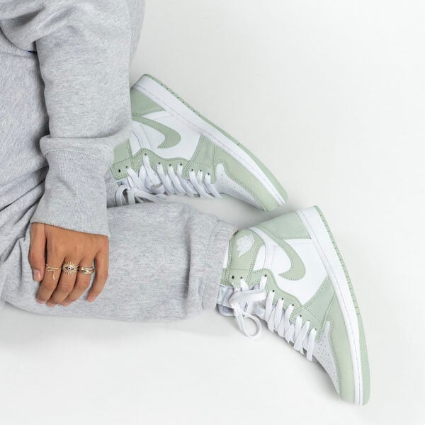 Air Jordan 1 High OG Seafoam - 48h Delivery