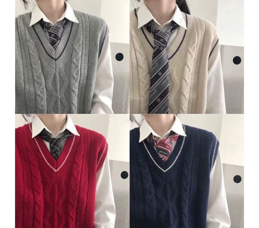 Shakram - V-hals gestreept kabelgebreid vest