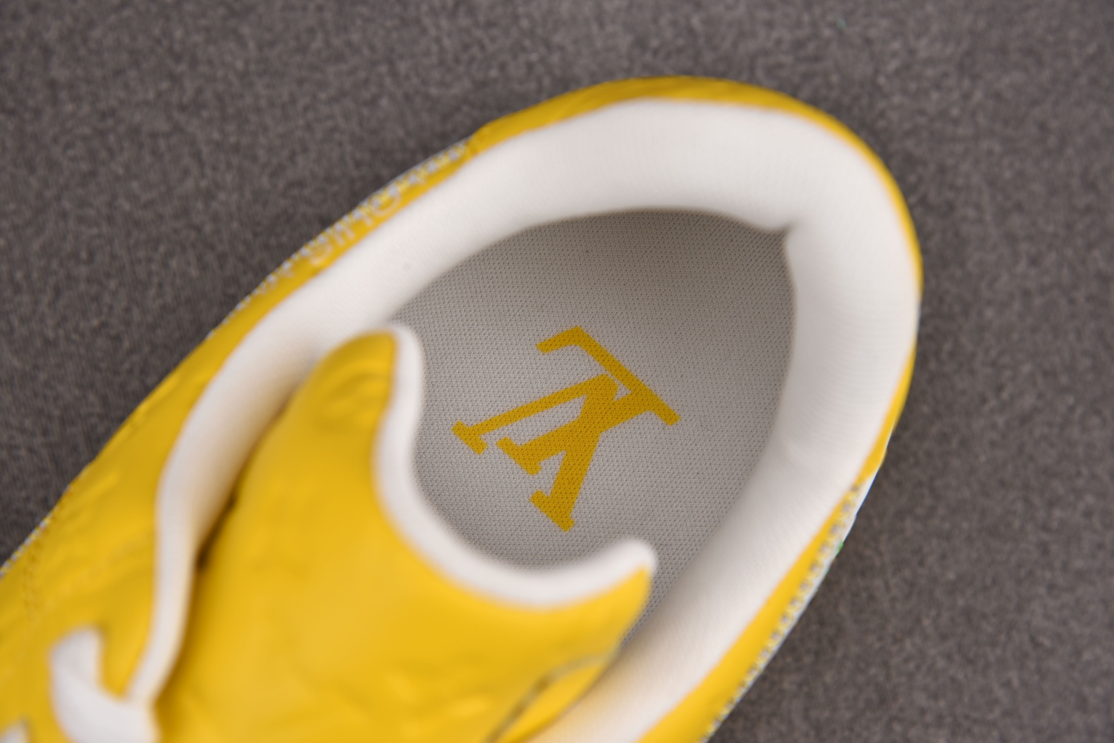 Nike Air Force 1 Low Louis Vuitton University Gold (Be careful about the size!!)