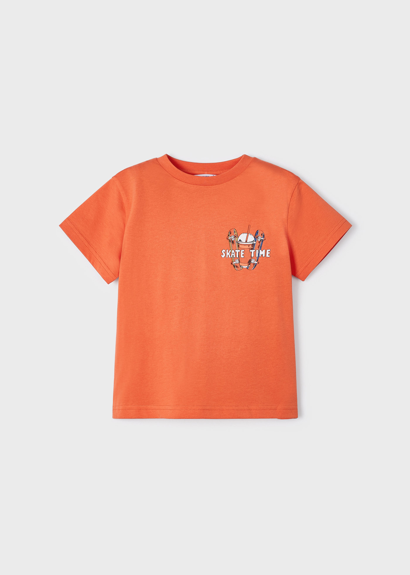 Camiseta infantil masculina em algodão sustentável com estampa.