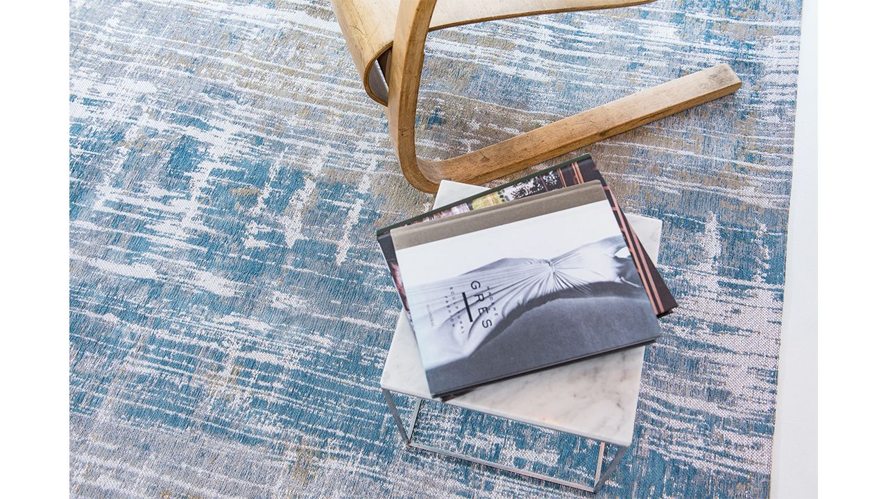Vloerkleed Long Island Blue 8718 Atlantic Streaks  | Louis de Poortere