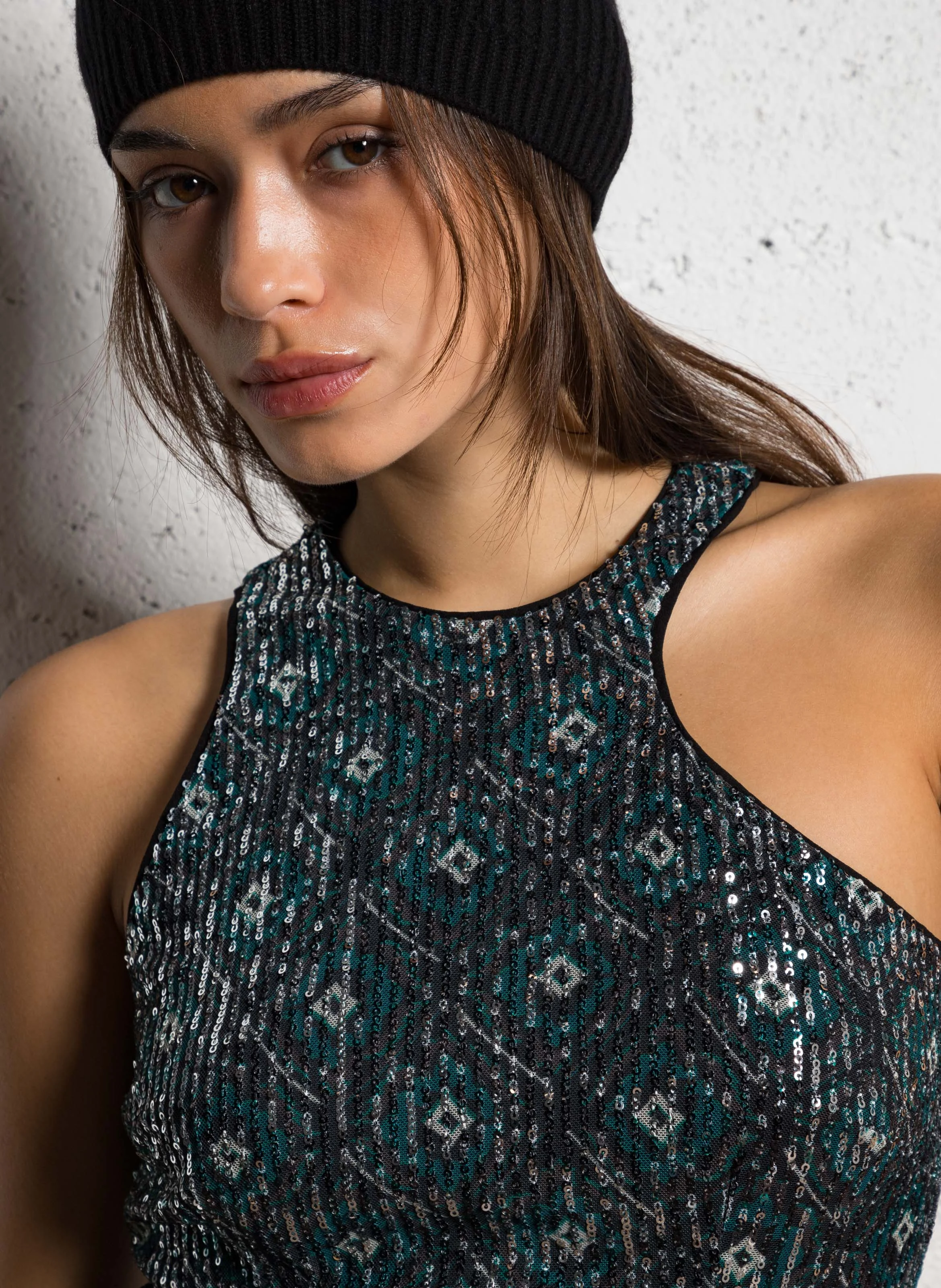 Robe midi droite col montant à sequins | Noir