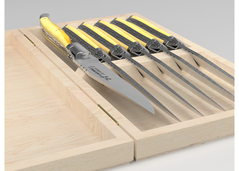 Service de 6 couteaux Laguiole avec un manche en bois de pistachier et mitres en acier inoxydable