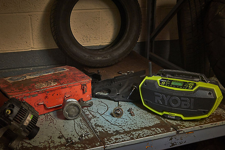 Radio d’atelier stéréo Bluetooth Ryobi ONE+ R18RH-0 18V (sans batterie)