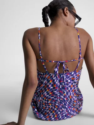 Vestido evasê com estampa de bandeira quadriculada de arquivo