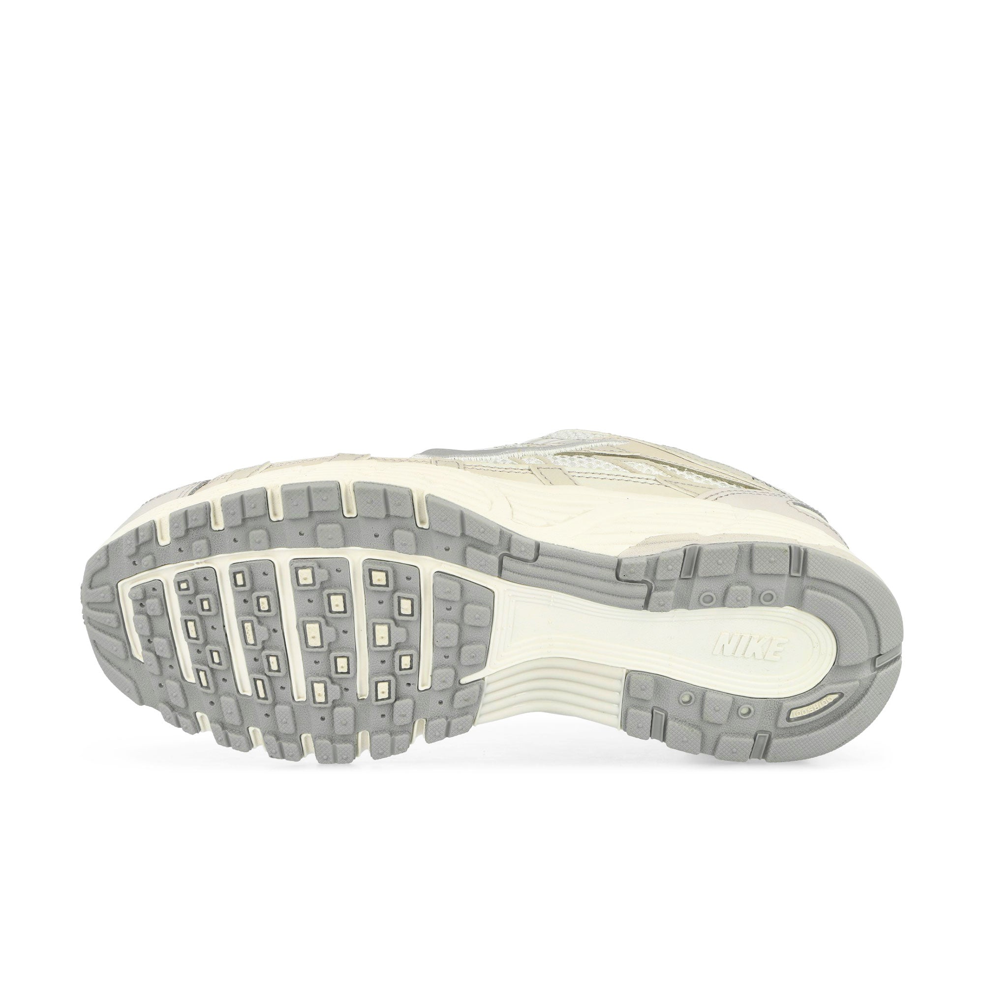 Nike<br>W P-6000
