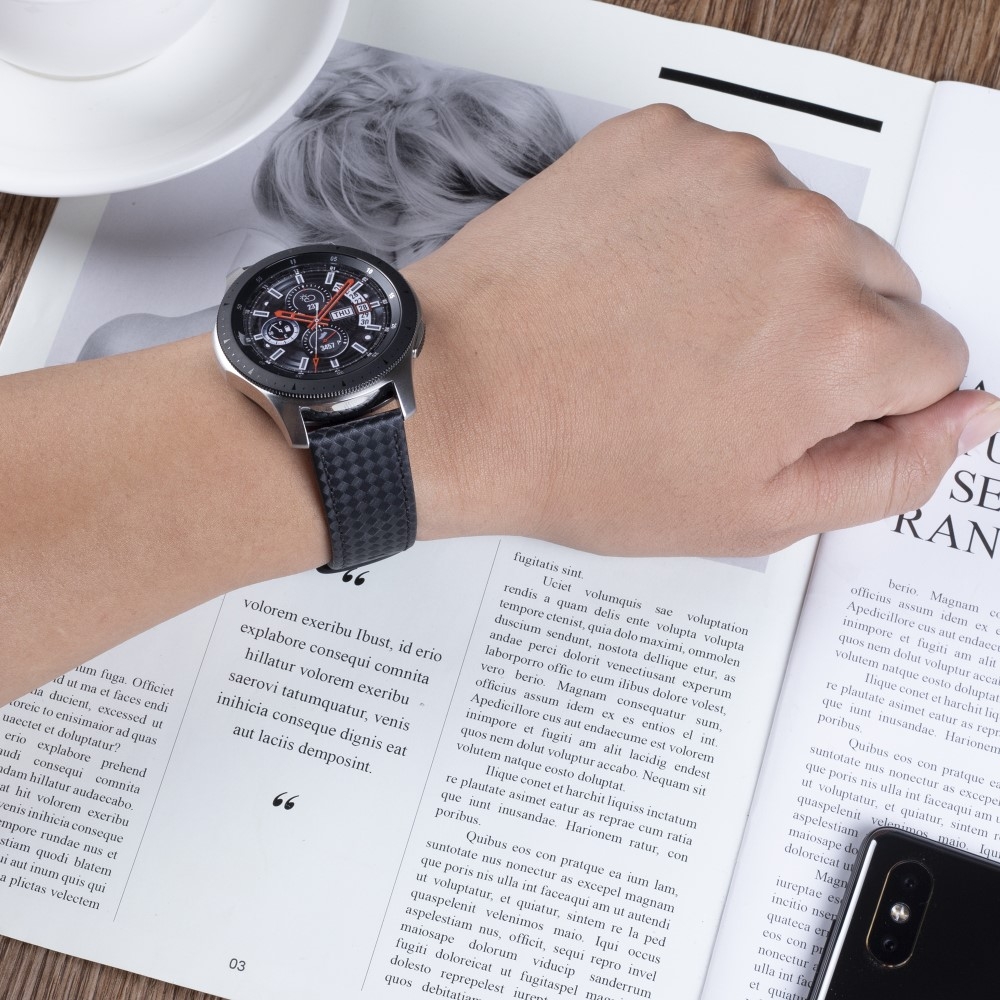 (Gr. XL) Samsung Galaxy Watch 46mm / Gear S3 Classic / S3 Frontier Echtleder Armband im Carbon Look (Gelenkumfang 185-245 mm) - Schwarz