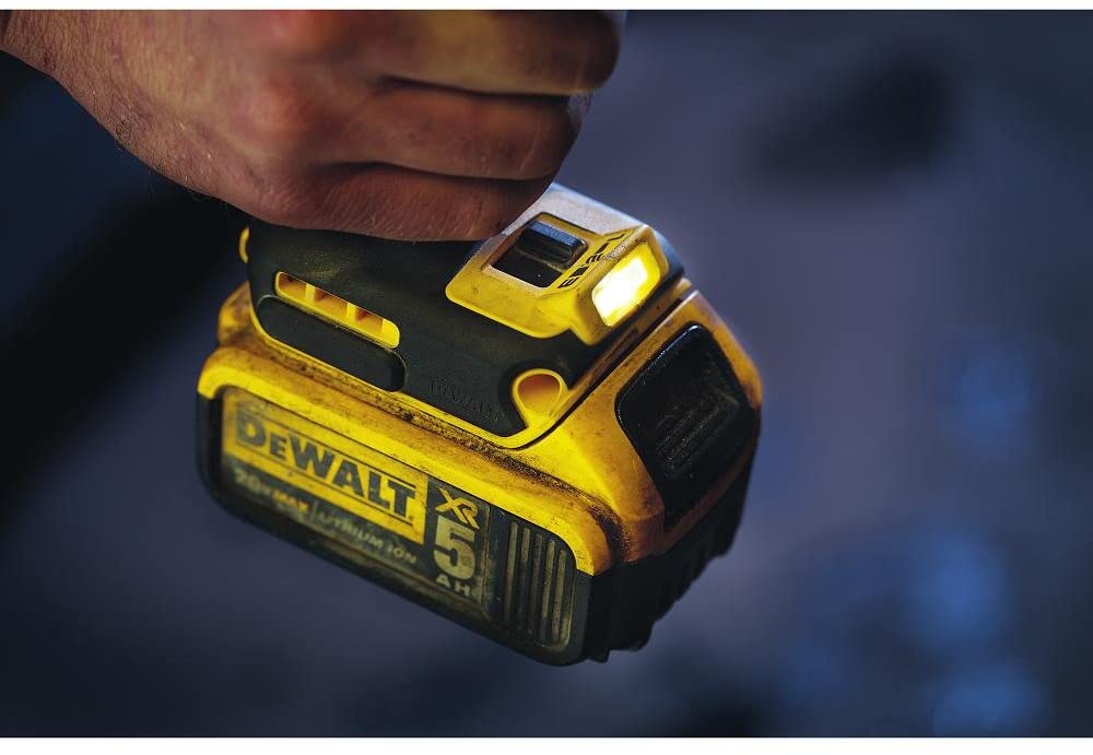 Kit de chave de impacto sem fio DEWALT 20V MAX XR com bigorna de 1/2 polegada (DCF899P2)
