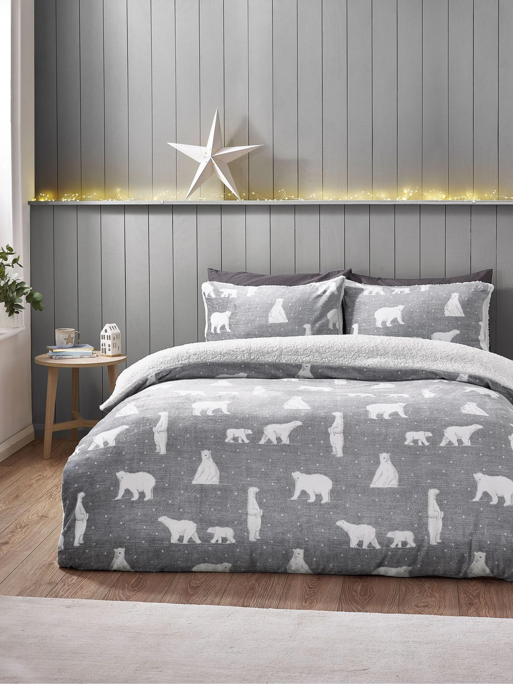 Catherine Lansfield Christmas Cosy Polar Bear Soft Sherpa Duvet Cover Set