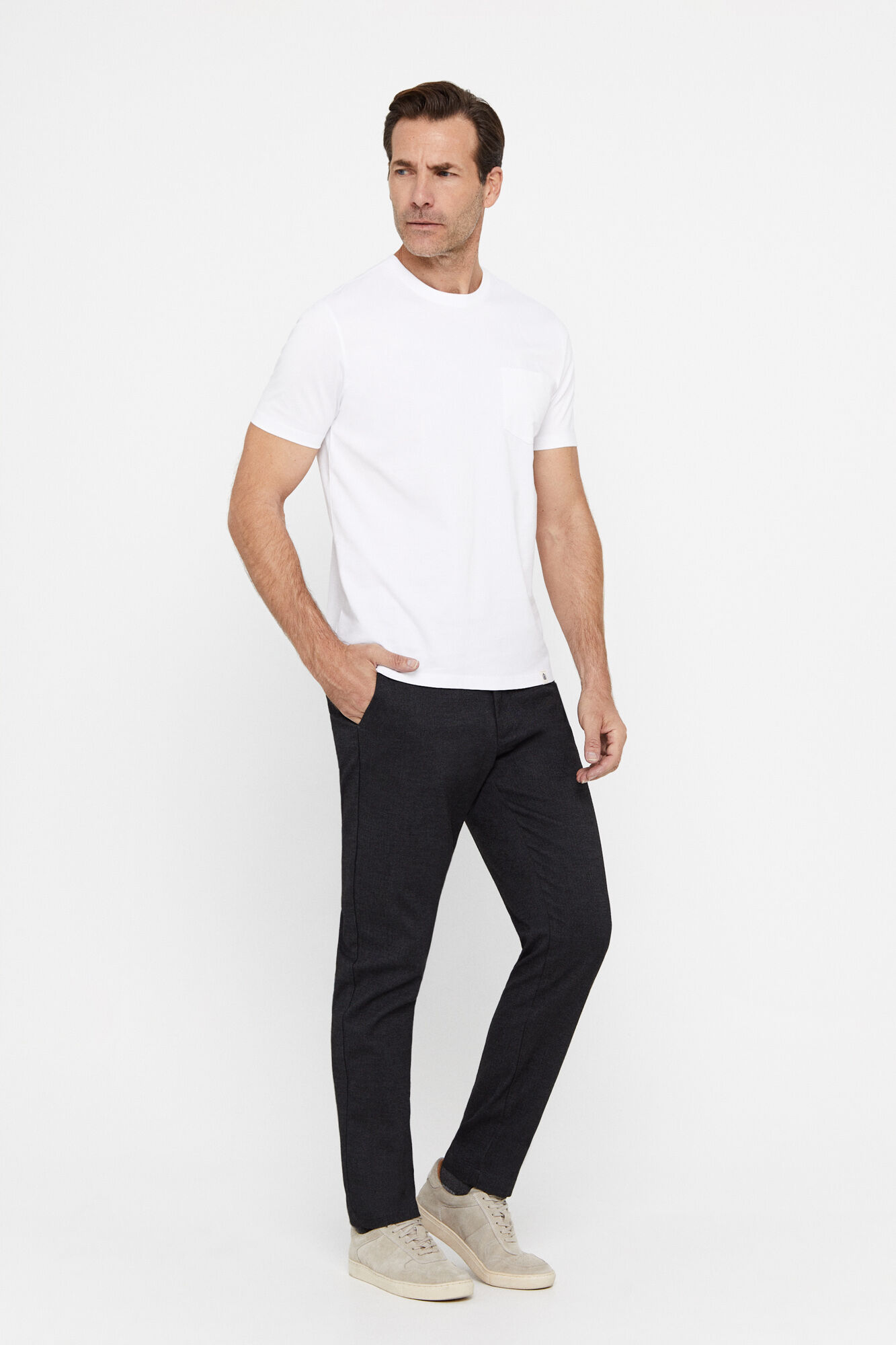 Camiseta básica com bolso - Branca