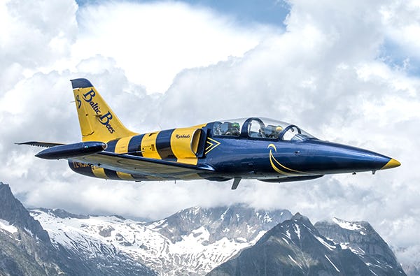 Jet fliegen Sion