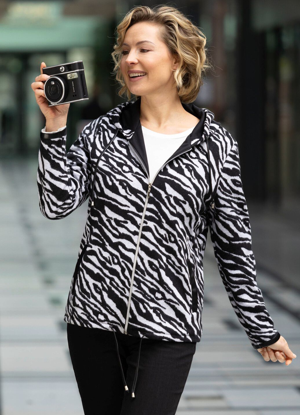 Strickjacke mit Kapuze