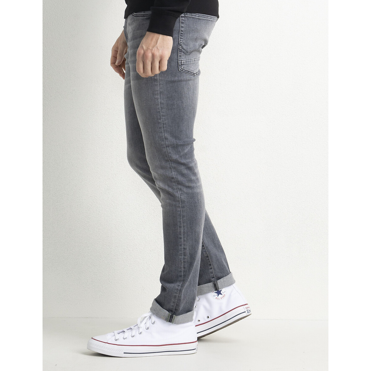 INDÚSTRIAS PETROLÍFERAS<br>Calça jeans slim Supreme Stretch Seaham