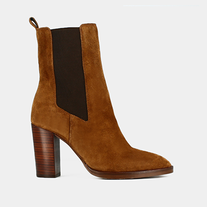 Bottines à bouts pointus et élastiques  en croute cognac