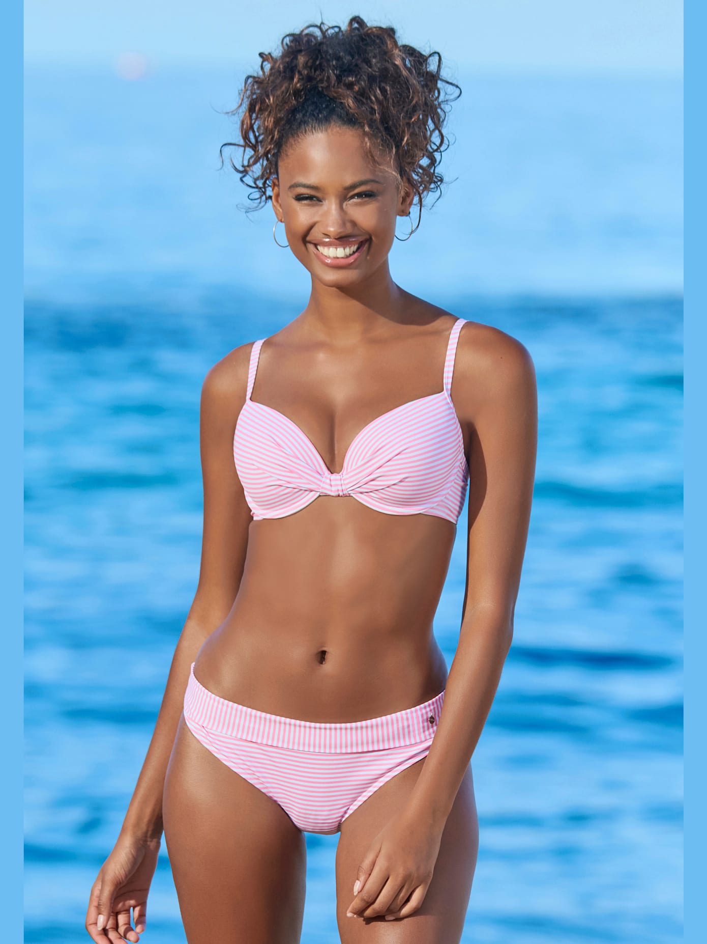 Maillot de bain à armatures motif rayé marin