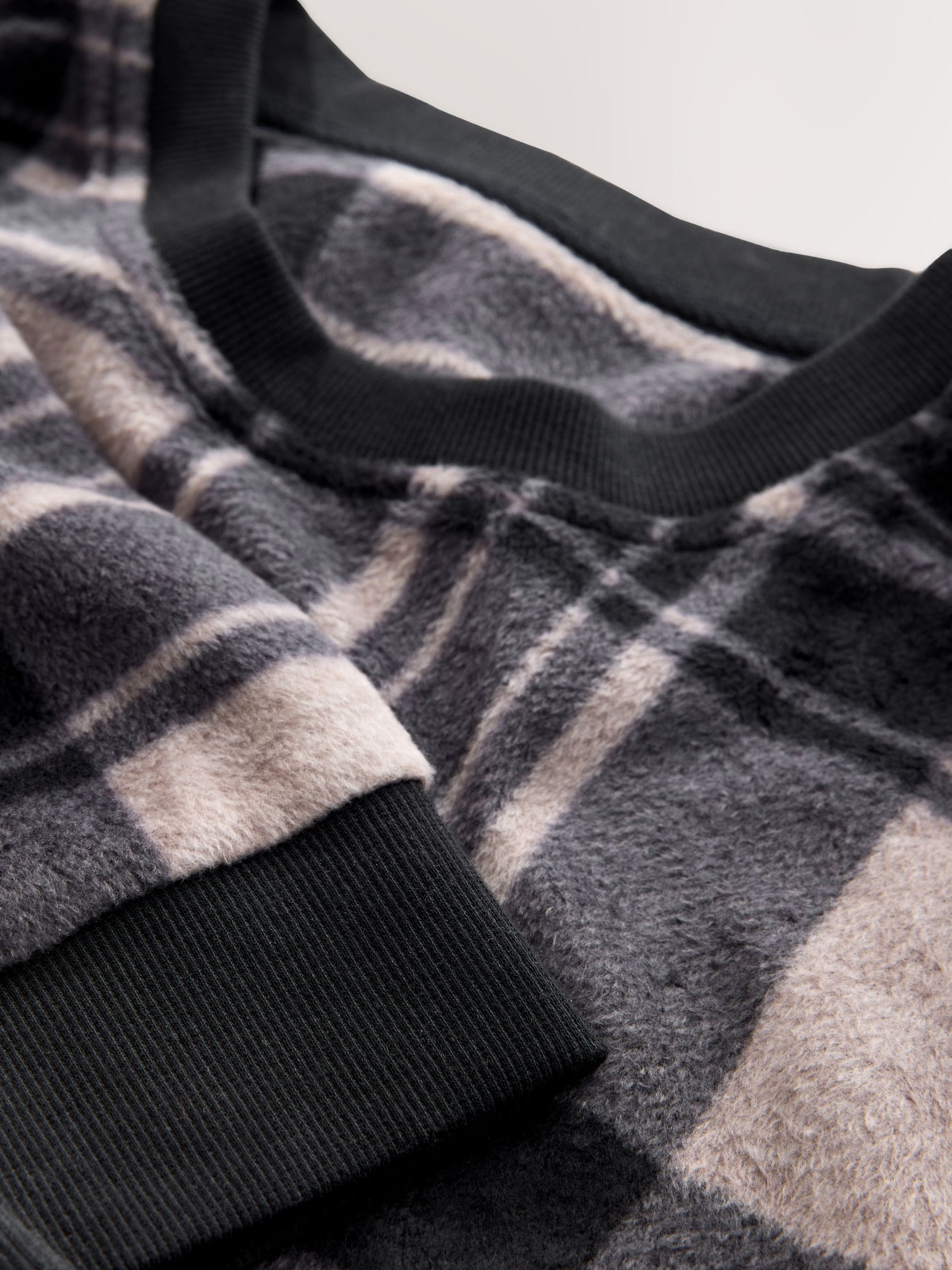 Neutraal/zwart - Thermal Fleece Check Long Sleeve Cuffed Pjyamas Set
