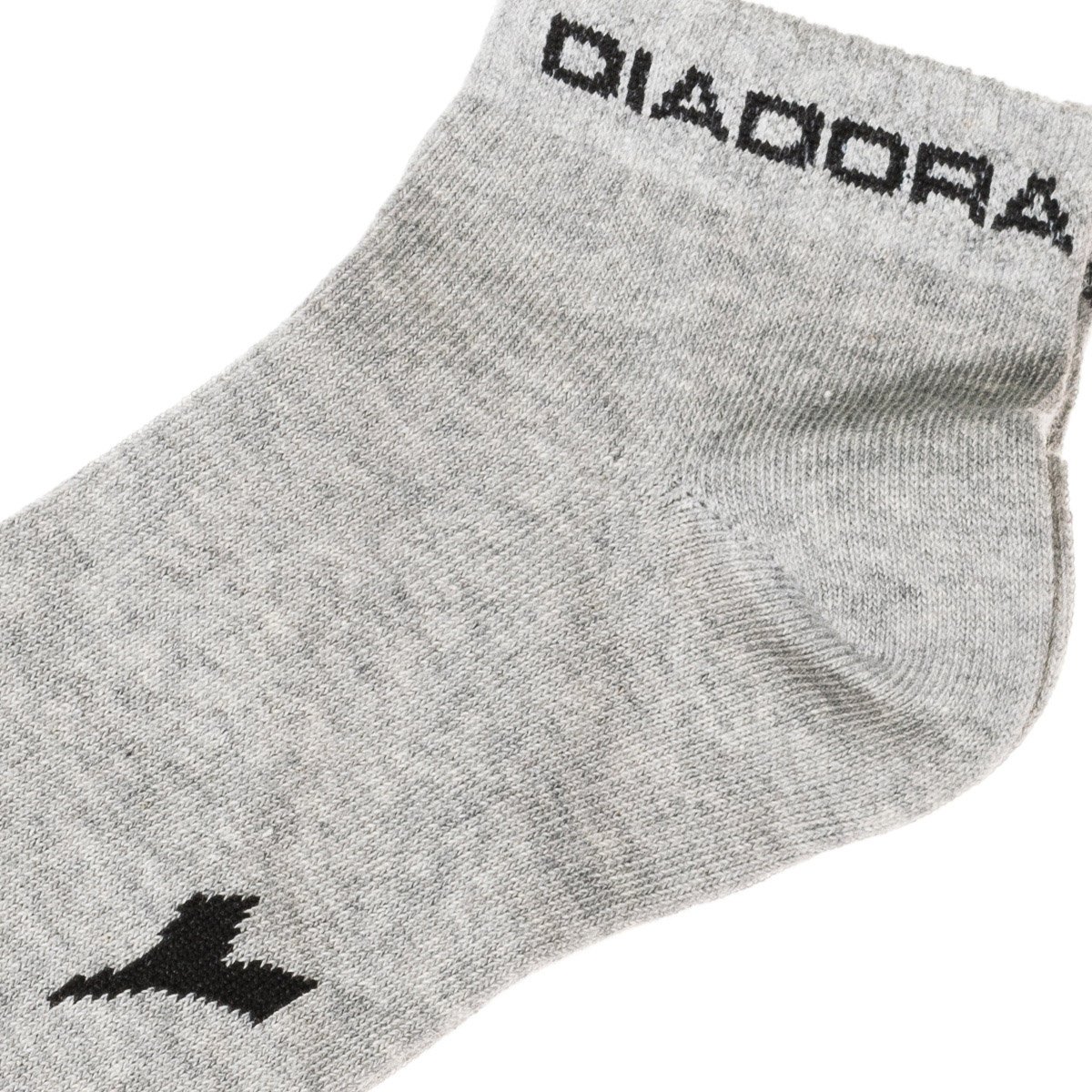Pacote com 3 pares de meias esportivas de cano curto D9300