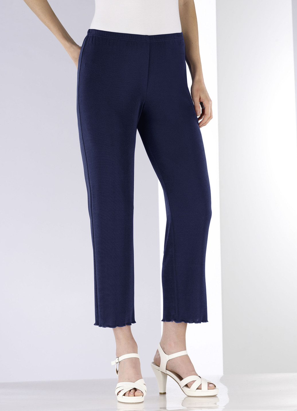 Weich fließende, 7/8-lange Hose