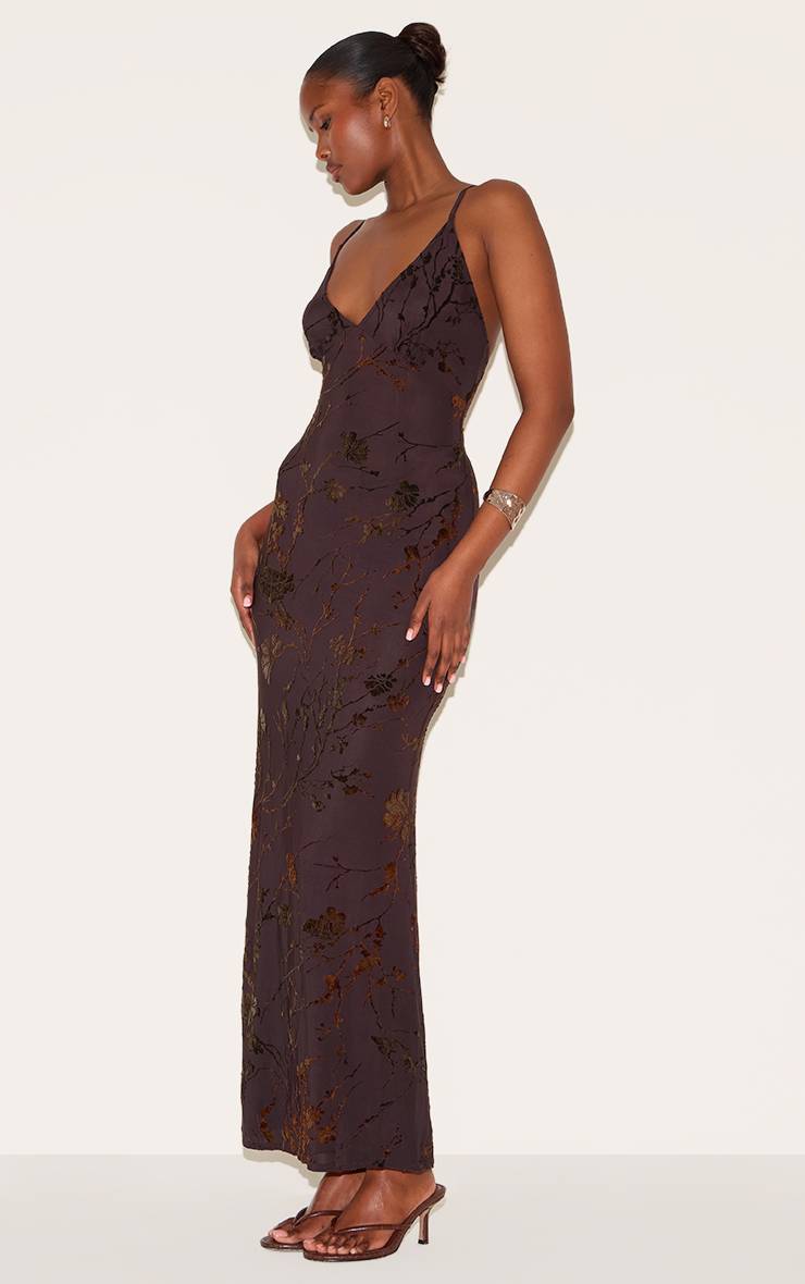 Prune Robe Longue Décolleté En V Dévoré