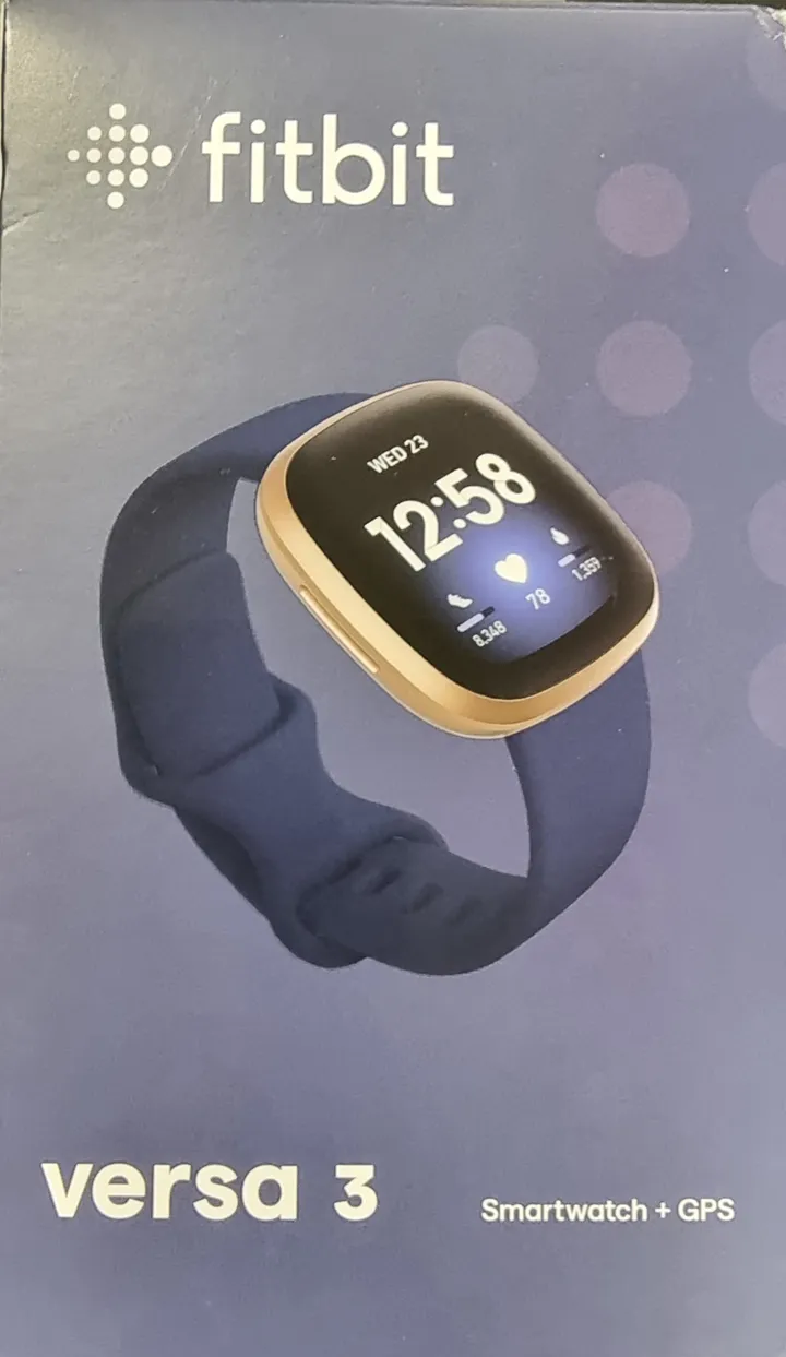 [OUTLET] - Fitbit Versa 3 - Blødt guld-aluminium - smart ur med bånd - silikone - midnat - båndstørrelse: S/L - Wi-Fi, NFC, Bluetooth