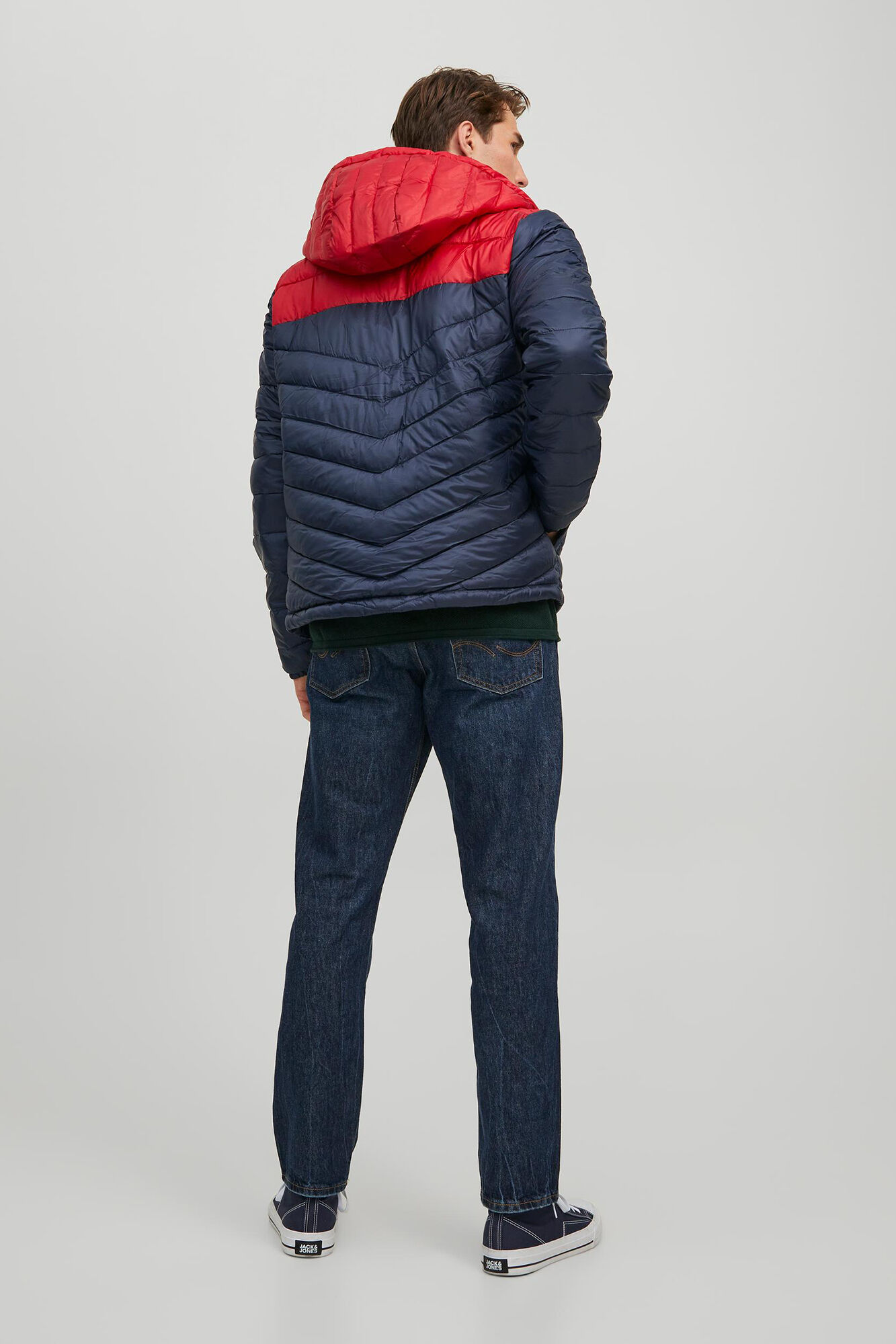 Jaqueta puffer com capuz