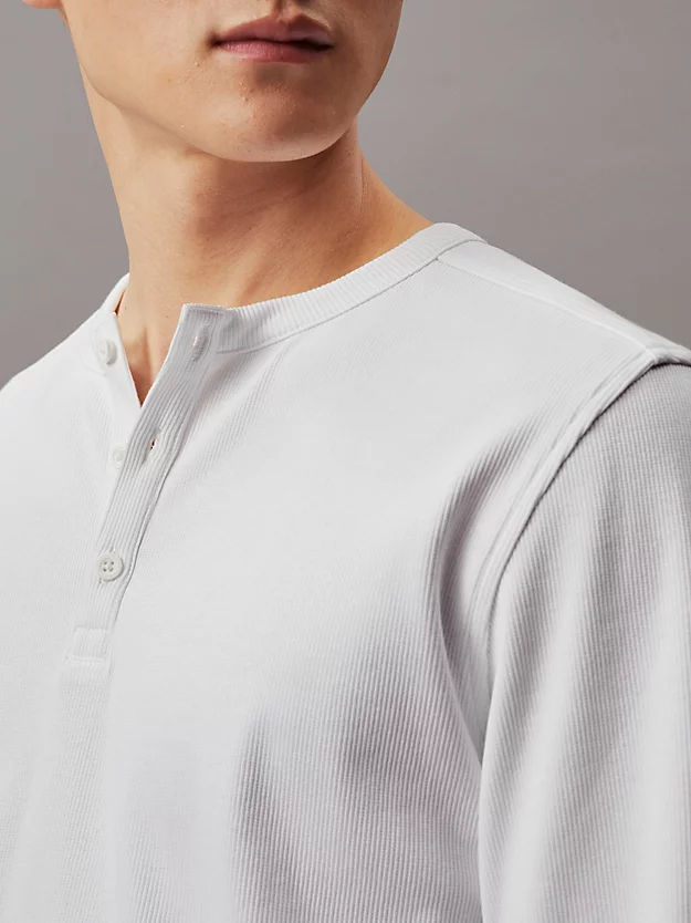 Camiseta Henley canelada de manga comprida