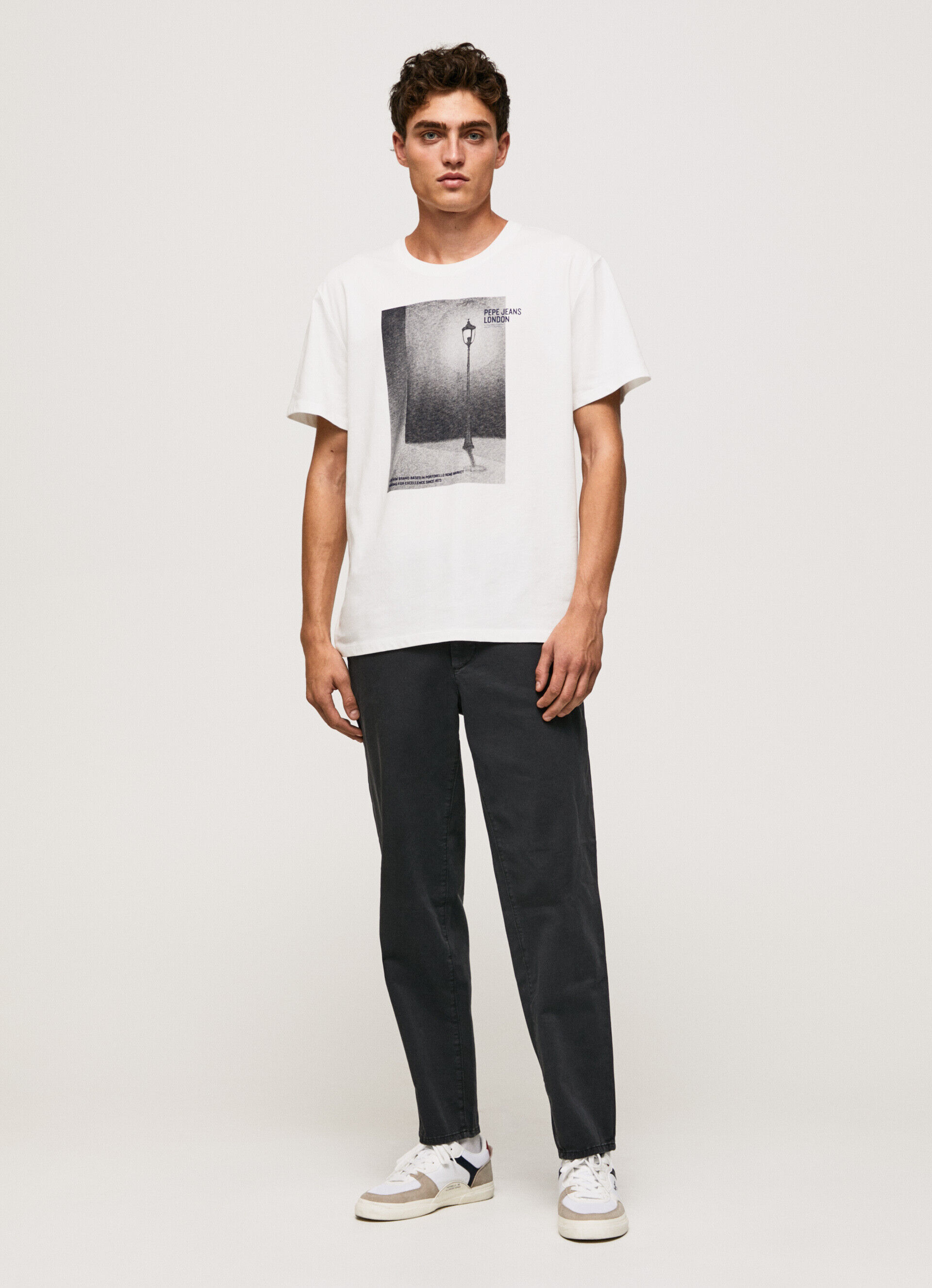 CAMISETA COM ESTAMPA FOTOGRÁFICA - branca