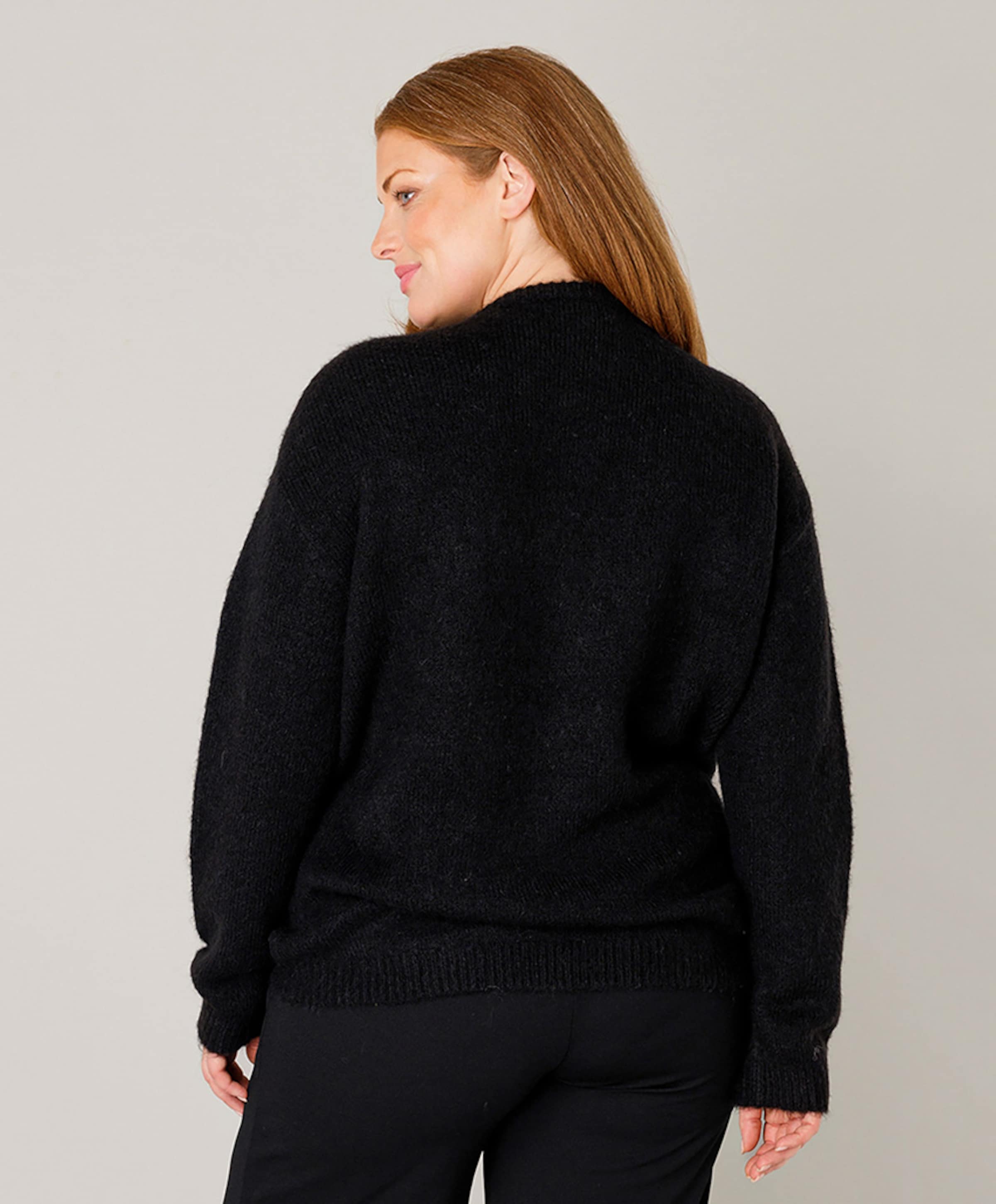 Base Level Curvy Dames trui zwart