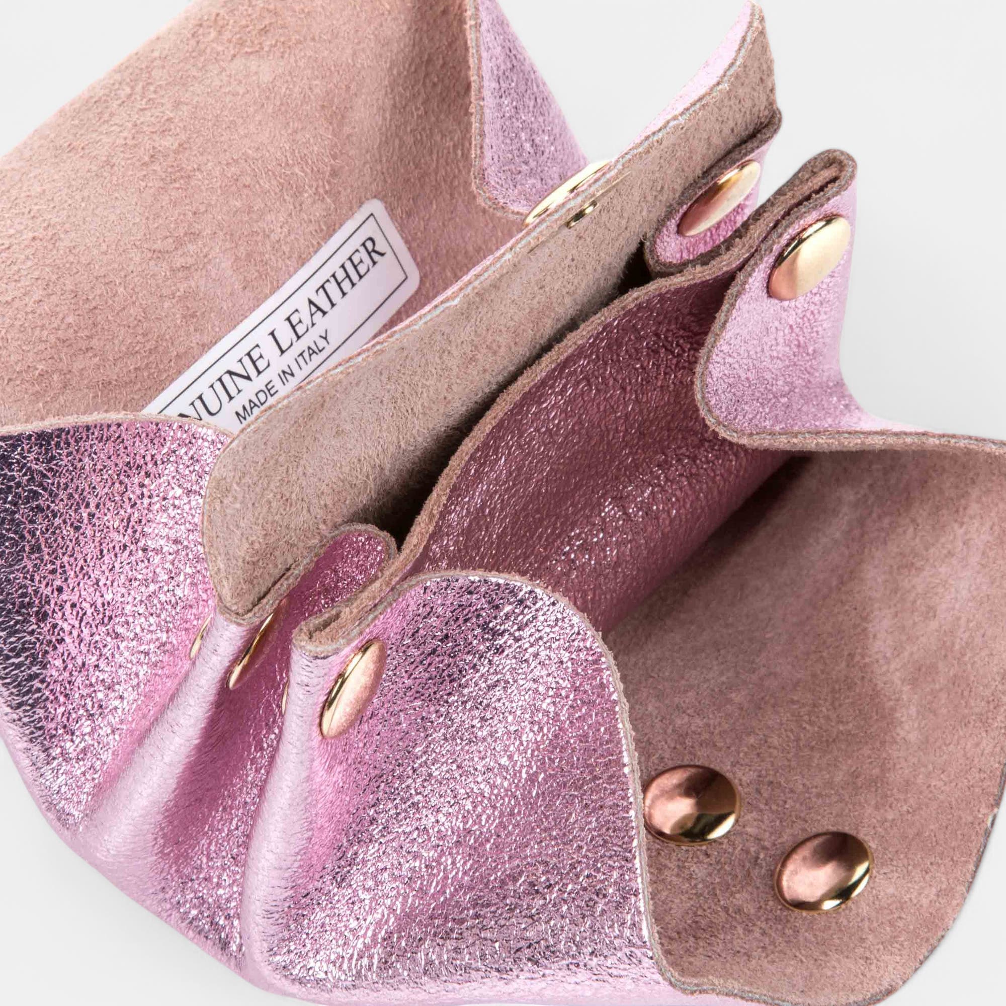 Petite maroquinerie en cuir rose