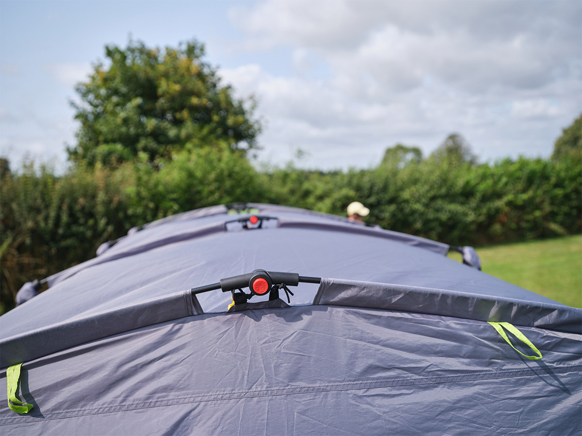 Coleman Victoria Falls 4 BlackOut Fastpitch tunneltent