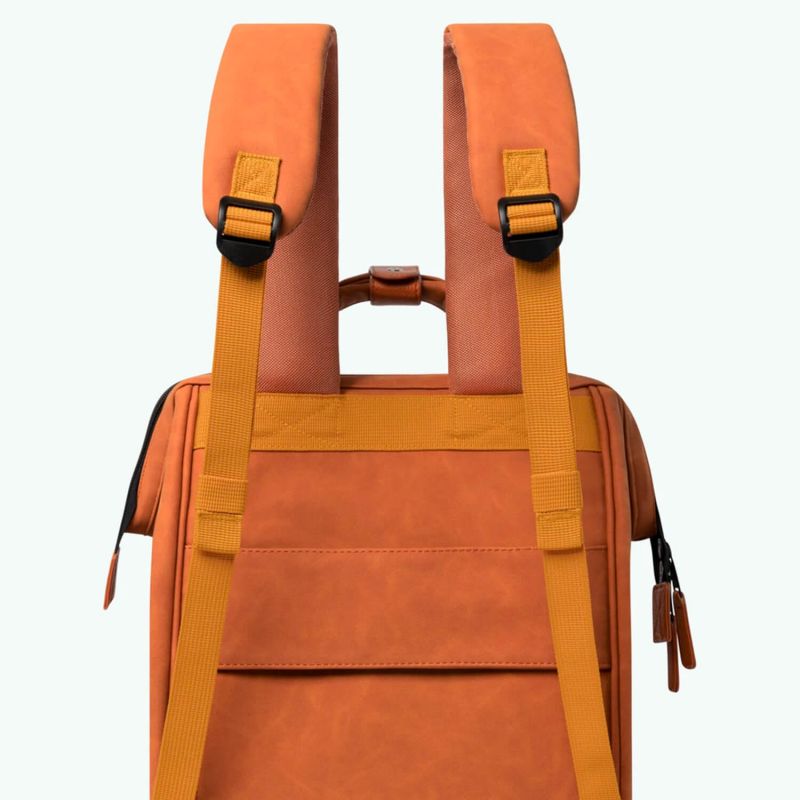 Sac à dos Adventurer Medium 23 litres + 2 grandes pochettes Tanta
