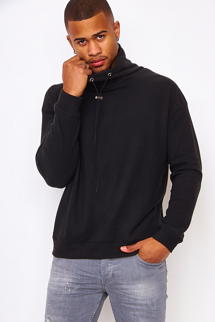 Pull en velours noir col ajustable