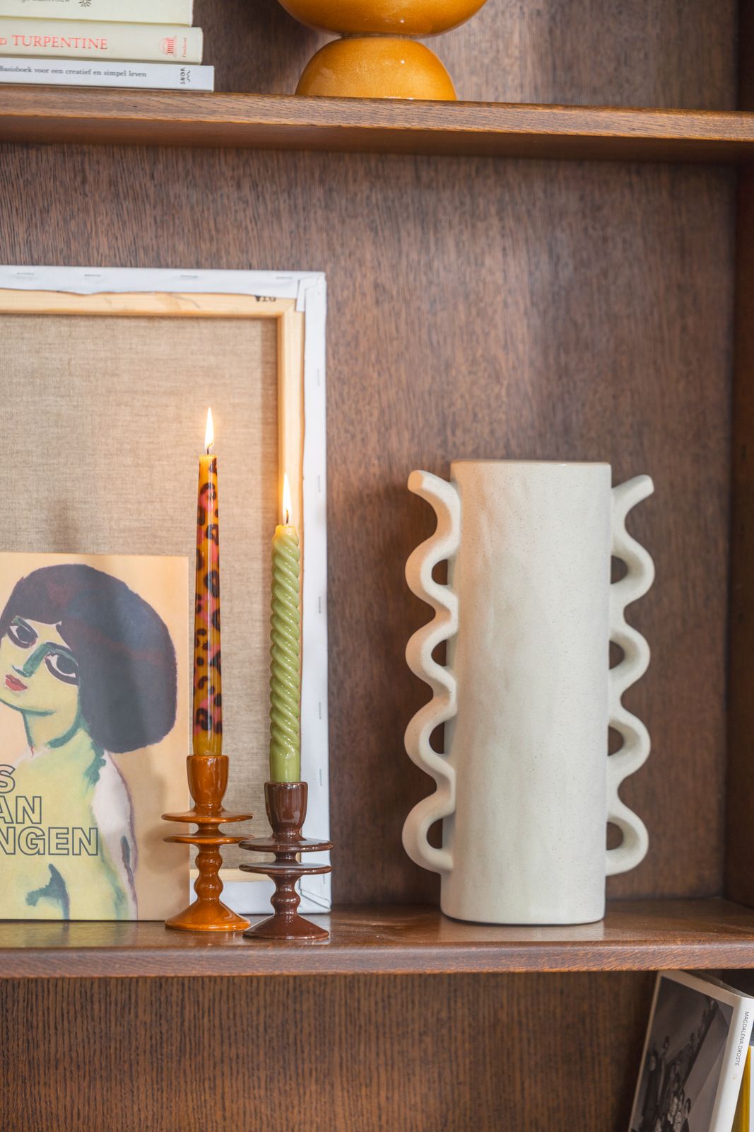 Witte keramieken vaas met ruffle